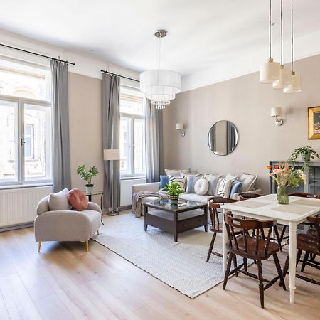 Charming Central Dream Home & Retreat By Prestige Homes Budapest Eksteriør bilde